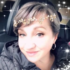 Meet your Posher, Deedra